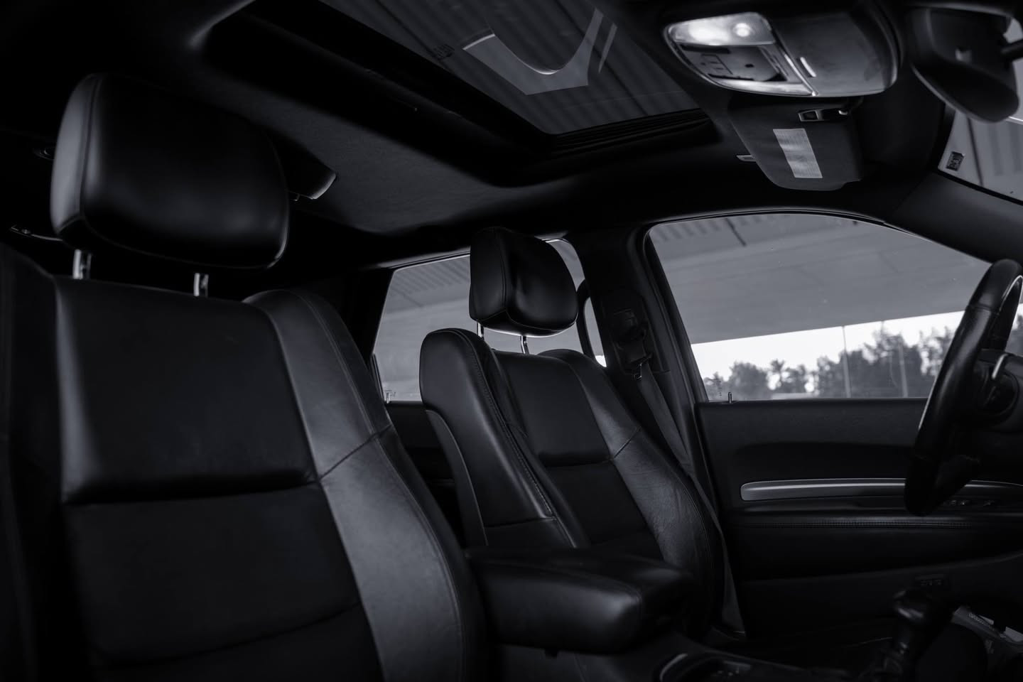 مرحبا
دورنكو ار تي 2020 للبيع 
محرك V8 5.7
السيارة فول مواصفات اعلى نسخة ار تي بلاك ادشن مكحلة
ماشية 110 كيلو متر تقريبا 
السيارة كير مكينة صدر حدادة مكفول نظيفة حتة جيك انجن مابيها 
بيها كم قطعة صبغ ٤ تقريبا وكم تكحيلة تفحص وتشوف 
حادثها جاملغ الصدر صور موجودة ايرباك صدر وستيرن ومرجعهن بلادي 
السعر 25 الف رايدها 
عنواني بغداد كرادة
وتساب ***********
