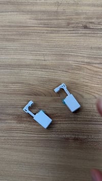 ثاقب أذن • أقراط مدمجة • إبرة معقمة