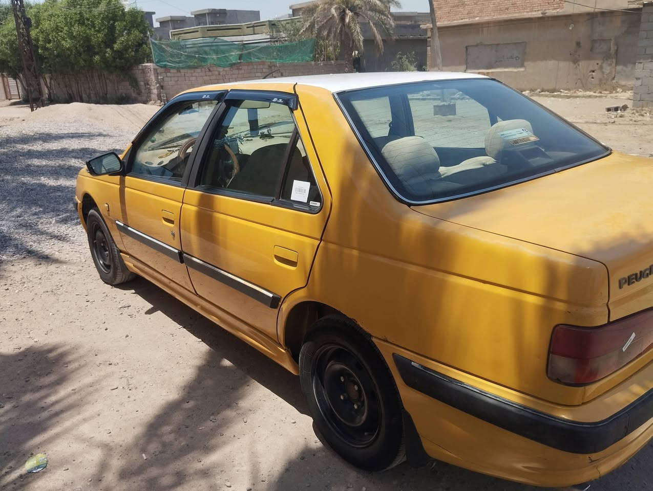 بيجو بارس 2015 
باسمي مصفره هيئة وغرامات 
مكينة وكير مكفول 
38 ورقة وبيها مجال بسيط
***********
