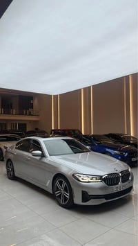 بي ام دبليو 530i • ٢٠٢١ • ٨٣٠٠٠ كم