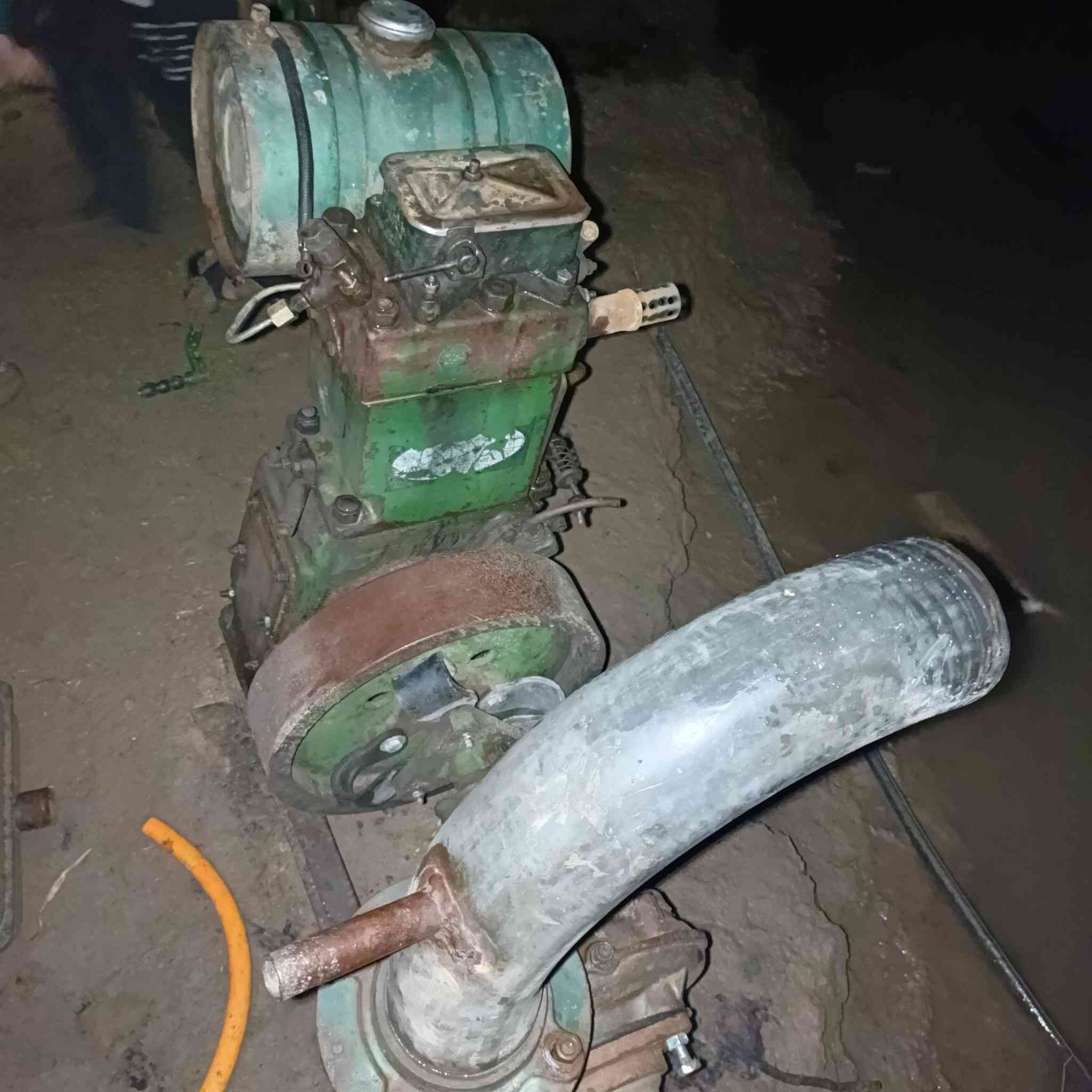 السلام عليكم ماطور للبيع ابو 5 النوعيه انيل شرط الشغل الخنزيره 4ب 4 المكان ناصرية  قضاء قلعه سكر السعر ب 150 وبيه مجال قليل. ***********
