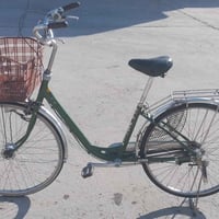 بايسكل للبيع  اللون زيتوني  النوع بناتي باله  السعر ٦٠ الف  العنوان بغ...