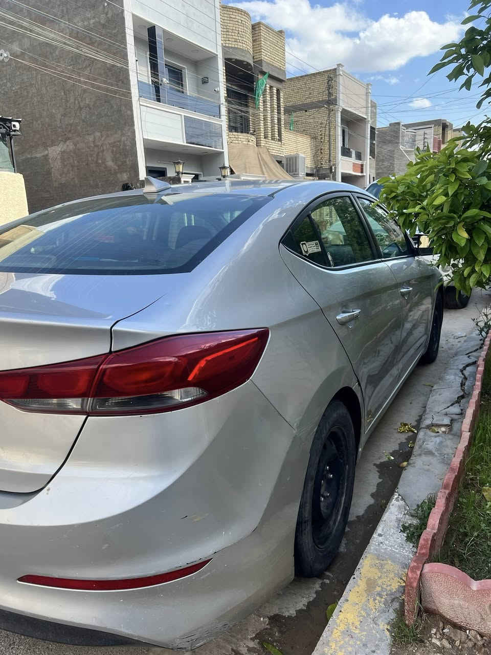 السلام عليكم النترا موديل 2018 وارد امريكي صور الحادث ناشرهن 
تحكم ستيرن سيارة نضيفه تخم تاير باتري جديد تريد وكالة تريد تحويل 
السعر 105 وبيه مجال 
الاستفسار الاتصال ***********
