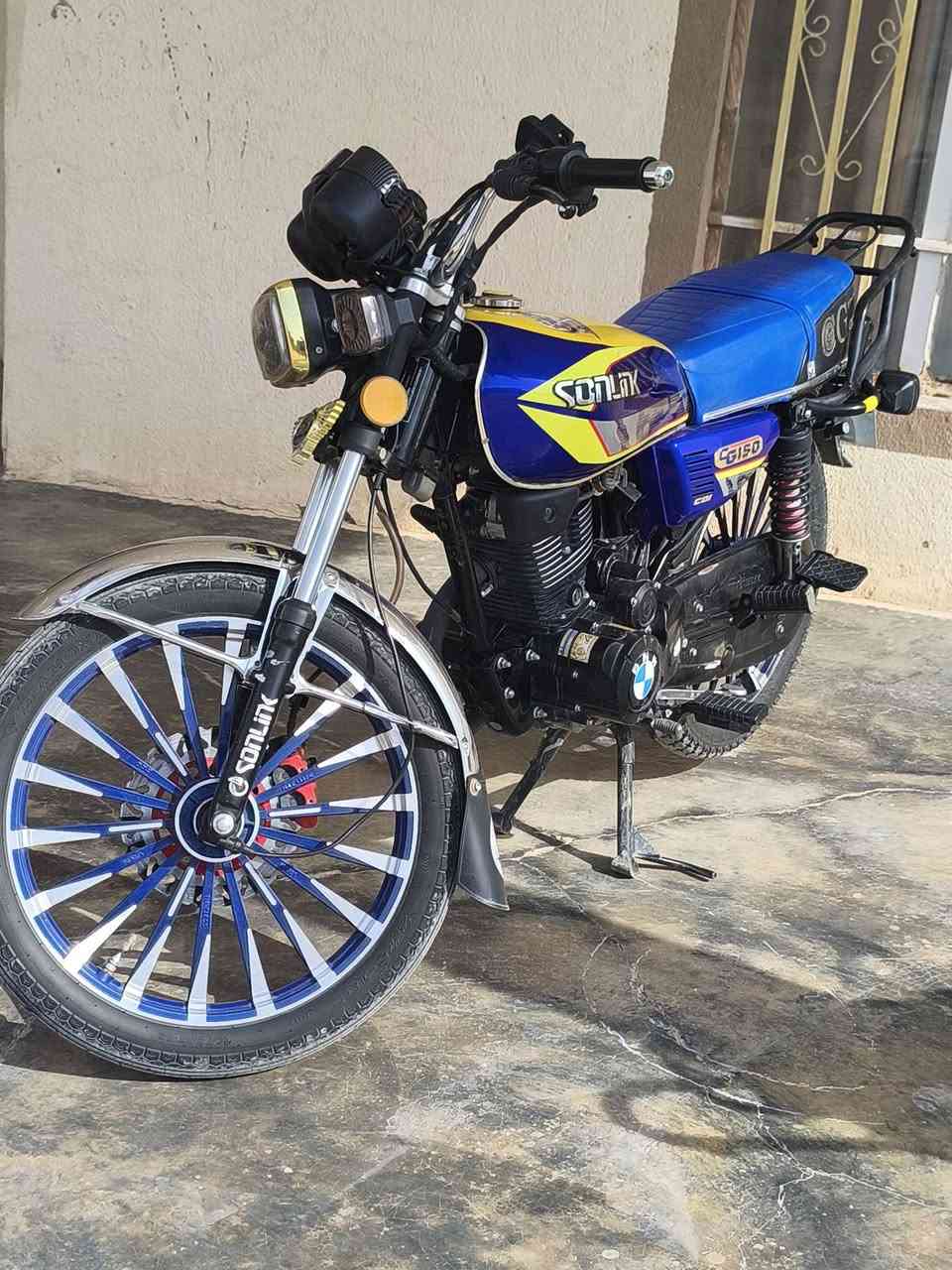 السلام عليكم
دراجه  موديل 24 مكفوله كفاله عامه للبيع فقط دراجه حلوه  مكينه خير من الله150 دراجه على كل عيب مابيه مكاني  حمرين ***********
