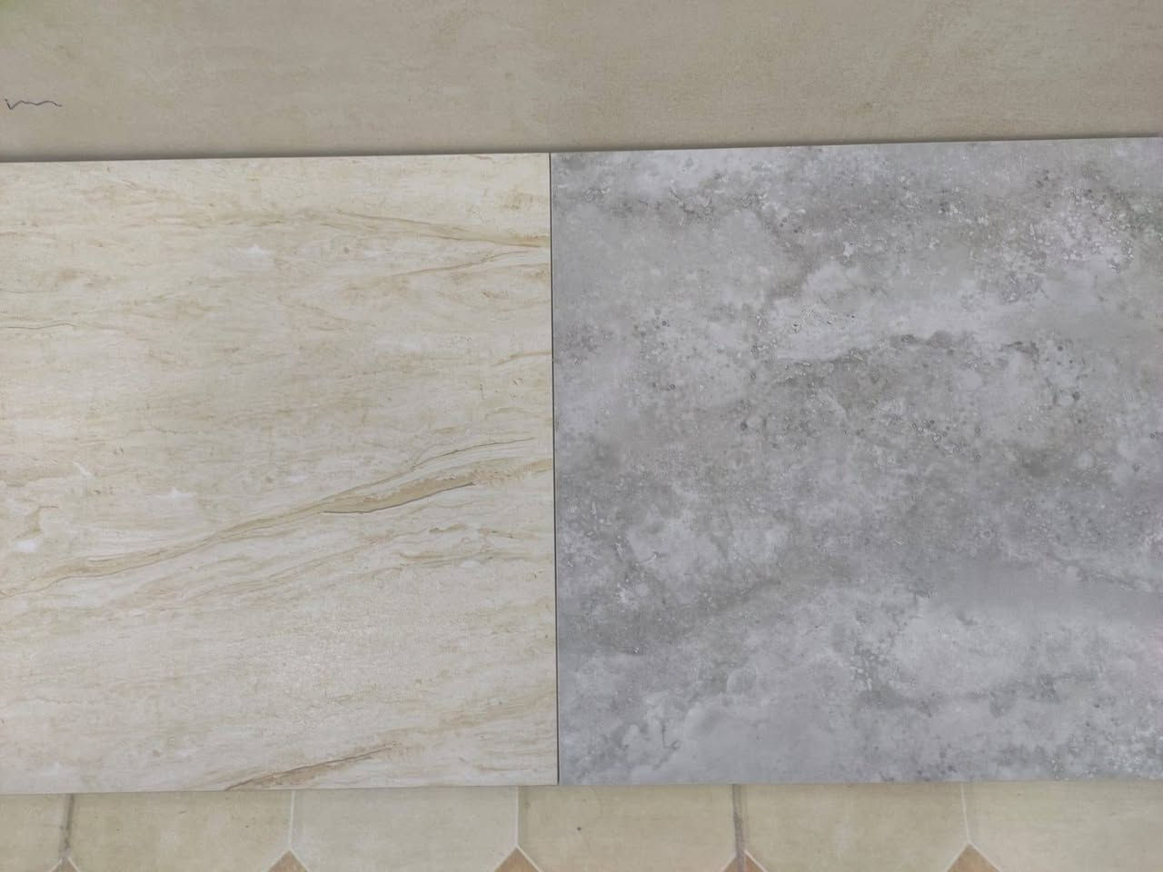 ارضيه 40*40متياز ايطالي درجه اولئ ضمان 
الرمادي خمسه كيلو مدخل الحريه للستفسار ***********
