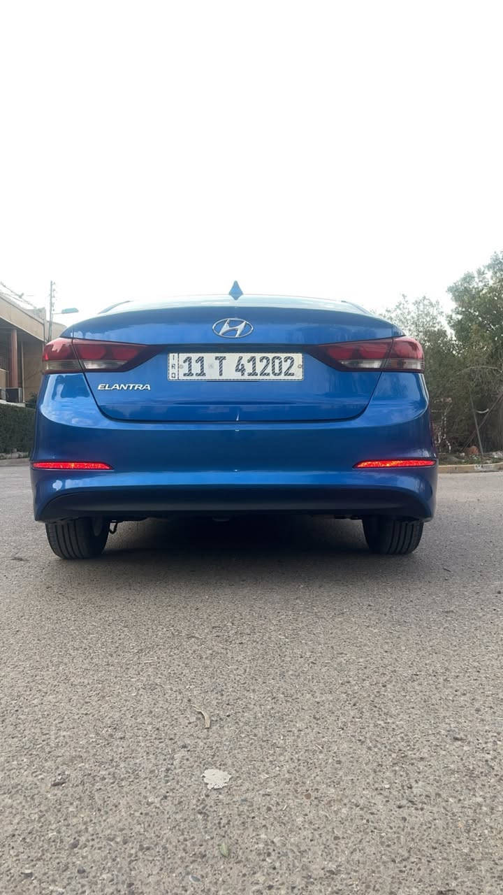 السلام عليكم الانترة موديل 2018 وارد أمريكي حادثها بنيد بارد وخشم جاملغ بارد سيارة بدون صبغ بس دعاميات صبغ بدون دواخل بدون ايرباك سيارة ماشيه 96الف مكينة 2000مفتوحة شغل درجة أولة وين ما يعجبك تفحصها افحصها 
سيارة فول مواصفات 
فتحة 
بصمة 
رادارات 
تتفئة كشنات 
تبريد بيانو 
السعر 125 ورقة بيه مجال بصيط 
العنوان بغداد البلديات 
اي ستفسار الاتصال *********** 
وسونار داخل المنشور
