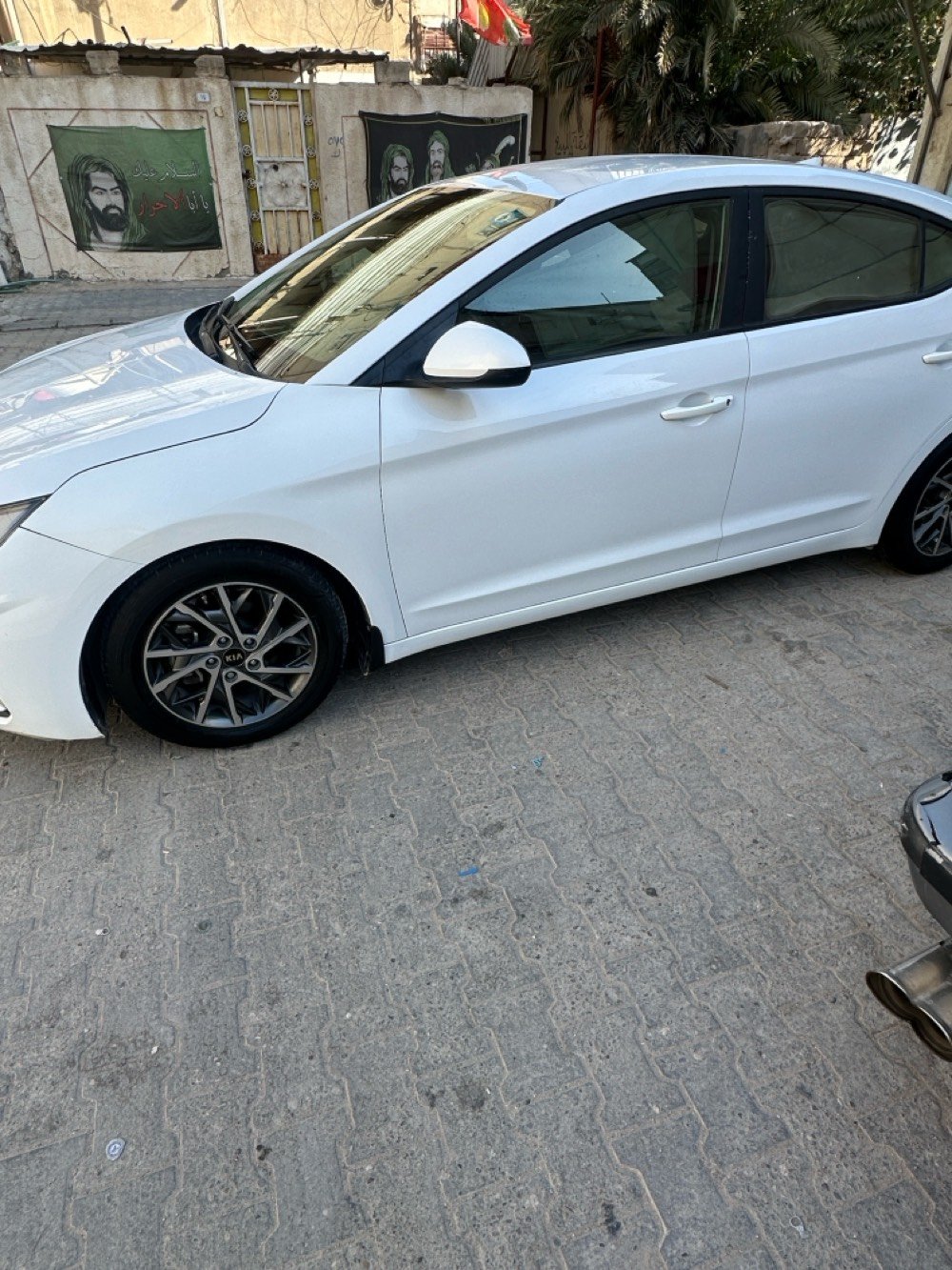 النتره 2019 حره رقم بصره باسمي سنويه ورقم جديد مكينه 2000 كير اي تي تقرير غرق السعر 133 للاستفسار ***********
كم العداد الحقيقي مالها؟ وهل المكينه والكير شغالين تمام بدون رجّة أو تهريب أو لمبة فحص؟: 
970000
وين مكان السيارة هسه بالبصرة بالضبط؟ وهل تقبل فحص وتجربة قبل البيع؟: 
البصره الموفقيه
السعر 133 نهائي لو بيه مجال بسيط، وشنو شروط التحويل/التنازل؟: 
133