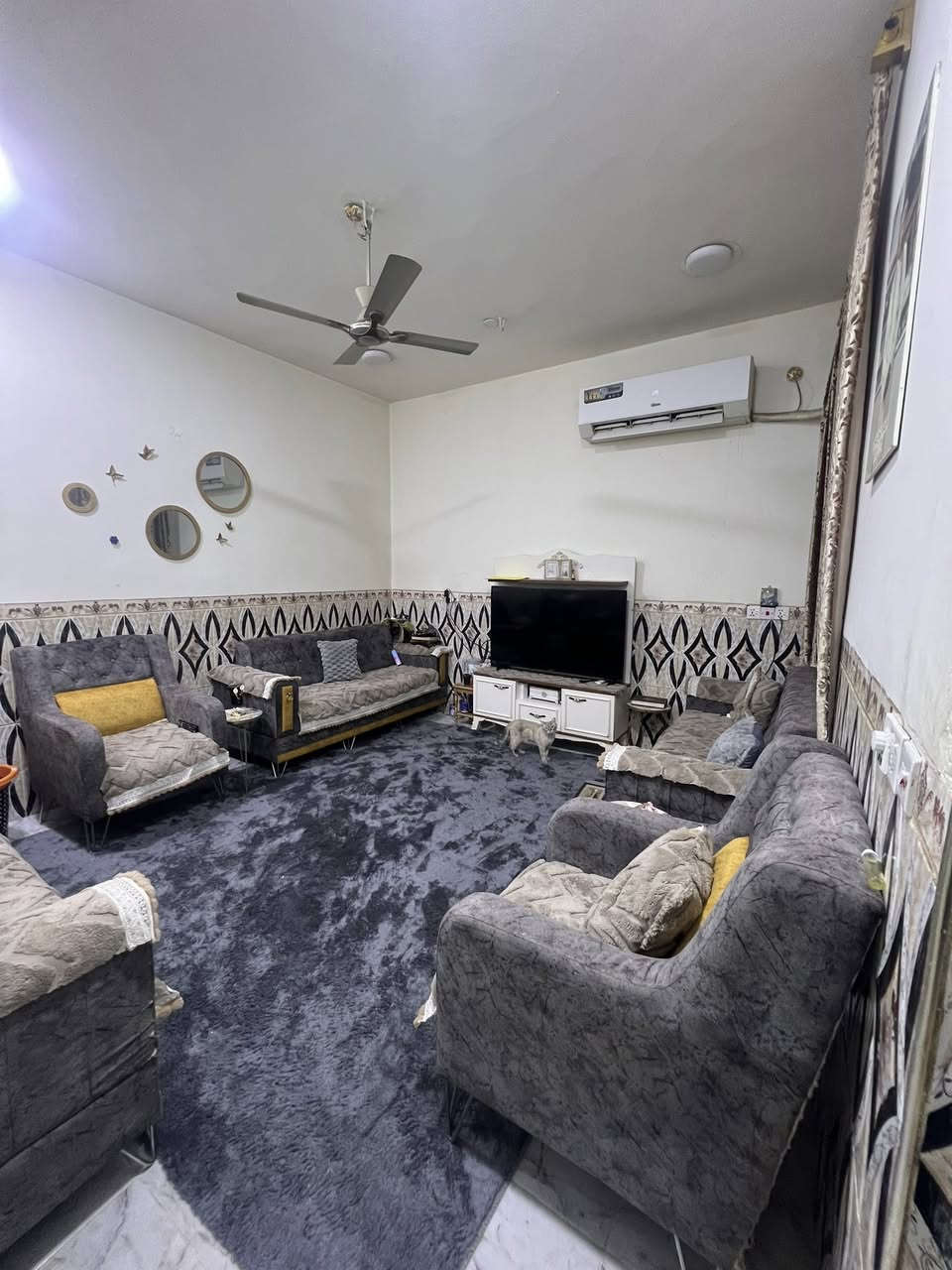 سلام عليكم الدار للبيع طابو صرف
🌏مساحته١٢٠ متر  بناء حديث قاطيين قريب ع شارع 

↙️ الموقع كاطون الرحمه منطقه الخمس تالاف خلف   صيدلية الأقصى قرب افران السلام 

🏠تفاصيل البيت الطابق الأول غرفه نوم استقبال مطبخ صاله درج صحيات الطابق الثاني 3 غرف نوم وصحيات 

☎للاستفسار اتصل سعر ١١٥ بي مجال قليل ✨🤍

📞

وتساب 📞***********
