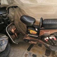 ماطور شحن كله شغال   يحتاج له تبديل بطاريات ( كم بطاريه ما اعرف )  ابي...