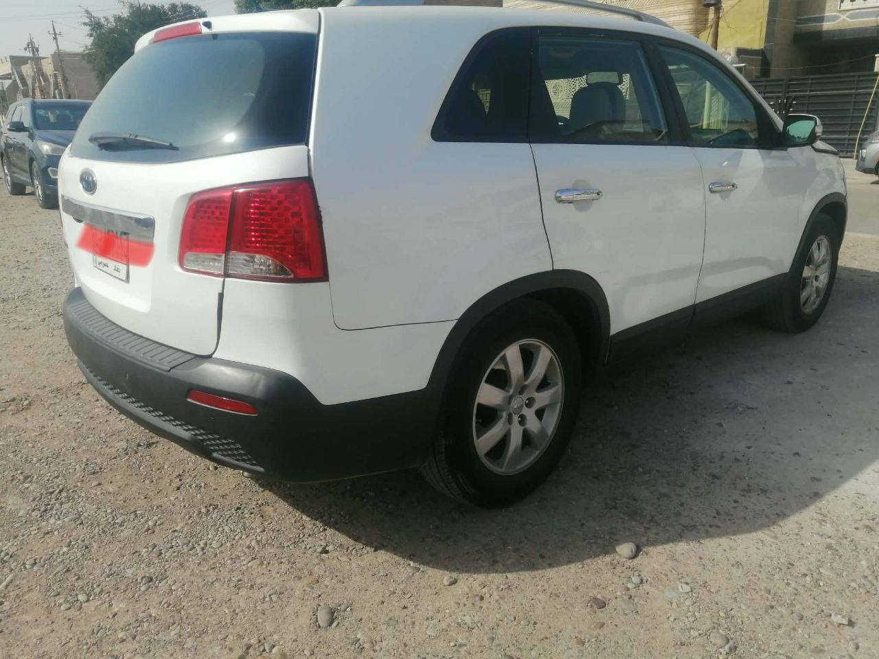 السلام عليكم ورحمة الله وبركاته.عندي سورنتو 2012 امريكيه حادث بسيط جاملغ وبنيد  صور الحادث وتس اب وبالعراق شخط اباب الصدر والباب الخلفية سياره جاهزه مكينه كير صدر تبريد السعر 115
***********
