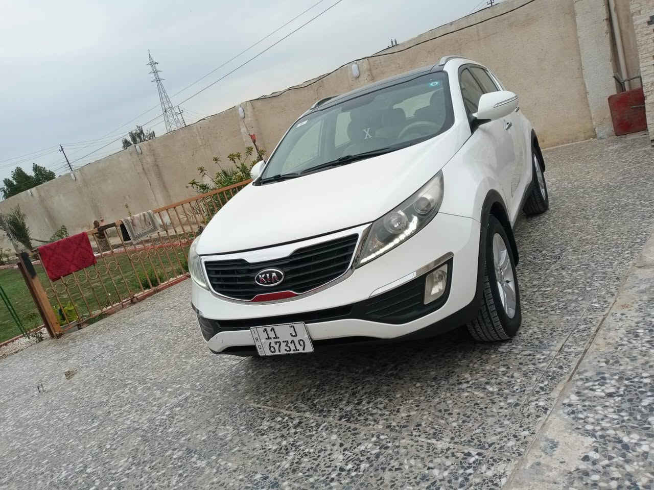 السلام عليكم للبيع كيا اسبورتج موديل 2011 خليجي فول مواصفات عده البصمة سياره ماشيه 164الف كير ومكينه كفالة مامفتوحات تخم تاير وحداديه جديده رقم بغداد الدولي بسمي سنويه لا 2031 سياره بيهه قطعتين نص ابنص.صبغ فقط بدون دواخل ولا تبديل سياره جديده وعله وضع الشركة مكان السياره بغداد صور السونار بل المنشور السعر 132 اتصال ***********
