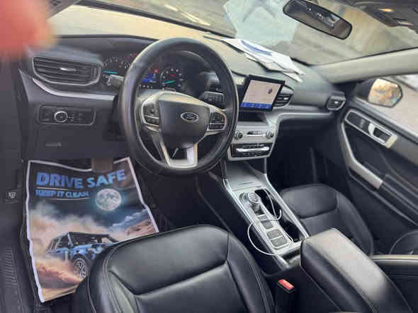 📌Ford Explorer 2023 XLT📌

⚙️حجم المحرك 4 سلندر توربو(2.3L)

♂️عداد المسافة 47 الف ميل   

💵(السعر/26300  $) 

🔷عدد المقاعد (7) راكب

♦️(الحادث دعاميه خلفيه فقط ومبدله بالإمارات السياره ليبل واحد ) 

بجم السياره كبس على البلاد 

♦️المواصفات XLT:
سياره غنيه بالمواصفات 
بصمة تشغيل
بصمة ابواب
تشغيل عن بعد (Remote Start)
صندوق شفط كهربائي 
كشنات جلد  + vip
كشنات خلفي منفصل 
رادار أمامي(تحديد مسار)
رادار جانبي (نقاط عمياء)
رادار خلفي(تحذير من الاصطدام)
حساسات خلفية+ كاميرا
كير ماوس
حساس  كير عند فتح احد الأبواب
اوتو هولد Auto hold
أوتو ستارت Auto start
أوتو ستوب Auto Stop
هاند بريك بصمة
تبريد مركزي 
شاشة كبيرة لمس 
Apple Car Play
Android Auto
تحكم وضعيات القيادة (Drive Modes)
مانع انزلاق+ABS
تحكمات استيرن
منافذ USB+AUX
وبقية المواصفات المعروفة

♦️(العنوان بغداد )
     
               - - - - - - - - - - - - - - - - - 

♦️للاتصال/
*********** Colombo
