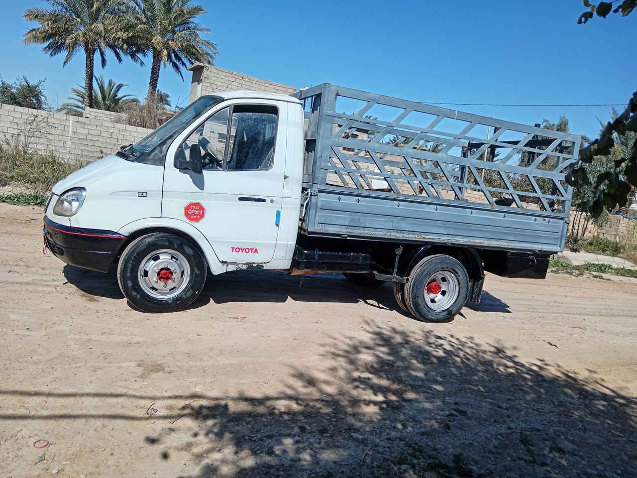 كازيل روسي موديل 2003 رقم بغداد الماني سنويه ٢٠٢٨ اله تنتهي راعيه متوفي ابيع هل موجود مكينه وكير بنكو كاز بيه بخار سياره حلوه وجاهزه مكاني  سعرهه(23) وبيه مجال بيع ومراوس (***********) شراي يتصل
