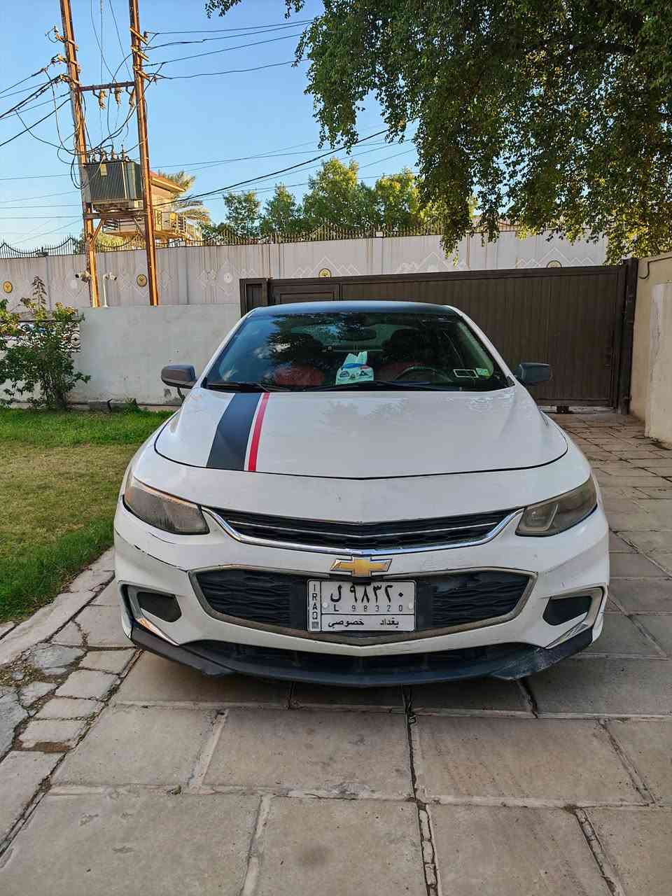 شوفرليت ماليبو للبيع 
موديل : 2018
بلد الصنع : امريكي
عداد المسافة :105 كم
لون : ابيض مميز
رقم بغداد 
حادث : جاملخ قطعة وحدة  وبيه بارد صندوك شبر وباقي موضع بالهزه
° شاصي شرط
°محرك وكير شرط
مواصفات :
ابواب بصمة جميعها 
شاشة لمس اندرويد اوتو وابل كار بلي
كامرة خلفية دوارة
نوافذ اوتو 
اوتو ستوب
تشغيل عن بعد 
كروس كونترول (مثبت سرعة)
حجم الويل 16
تبريد ثلج شرط 
السيارة مال بيت مداريها كلش بانزين محسن 
ابد ما خال بانزين عادي ودهن امزويل اصلي من البيت الامريكي
حجر البيئة موجود
السعر :105$ وبيها مجال للشراي
الموقع / بغداد 
للتواصل ***********
