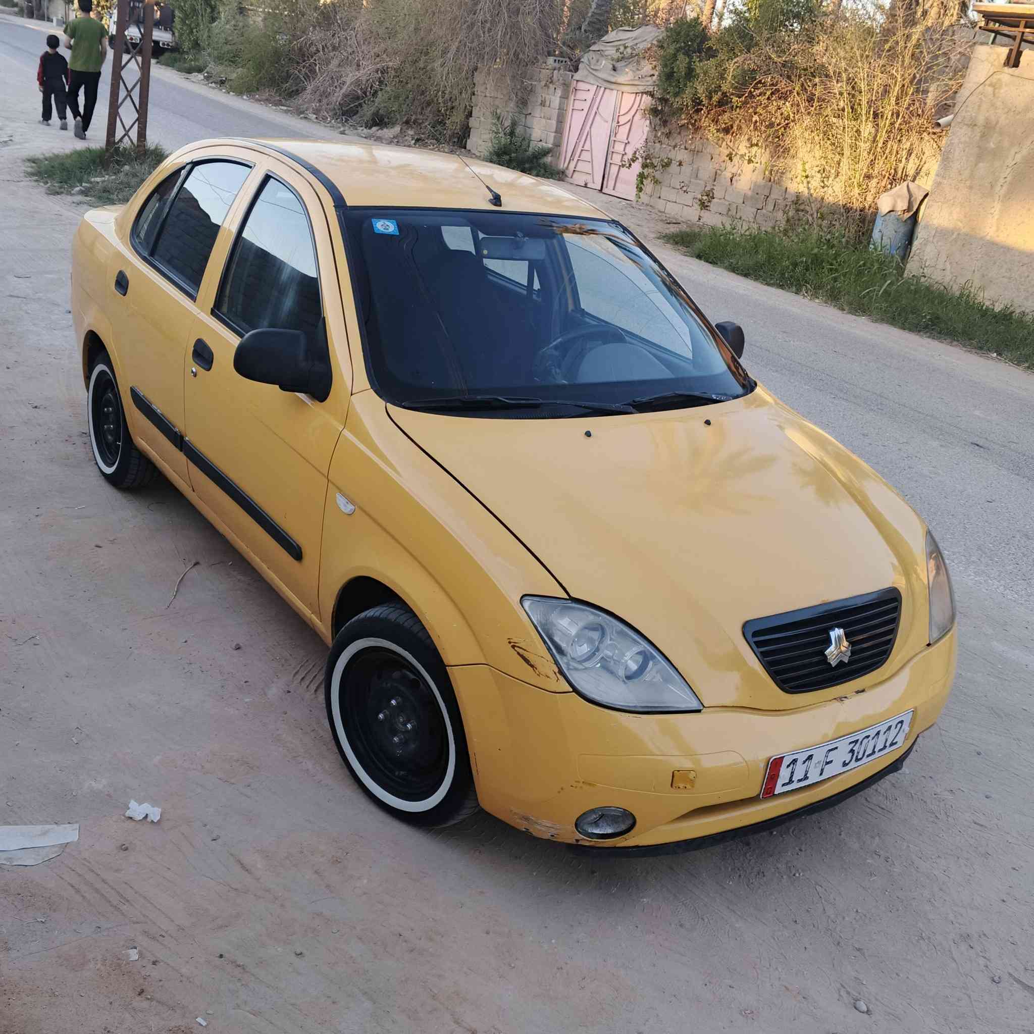 سلام عليكم سياره طيبه لبيع كير مكينه بيه بدايه تبريد ثلج ترايها يخبل بيه بنيد مصبوغ سعر 35وبيه مجال ***********
