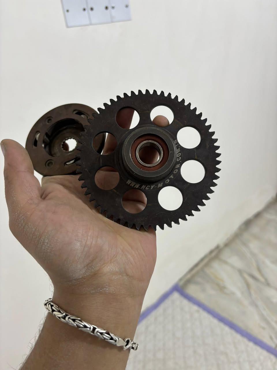 السلام عليكم سلف ٥٥ كوسو على الشغل شرط
دشلي ان سي واي شوفت عينك سنونه هم على الفحص
ويا راجز وكلجات بلادي جيب وشد بلكارتون 
.
هـ *********** ☎️
توصيل موجود
