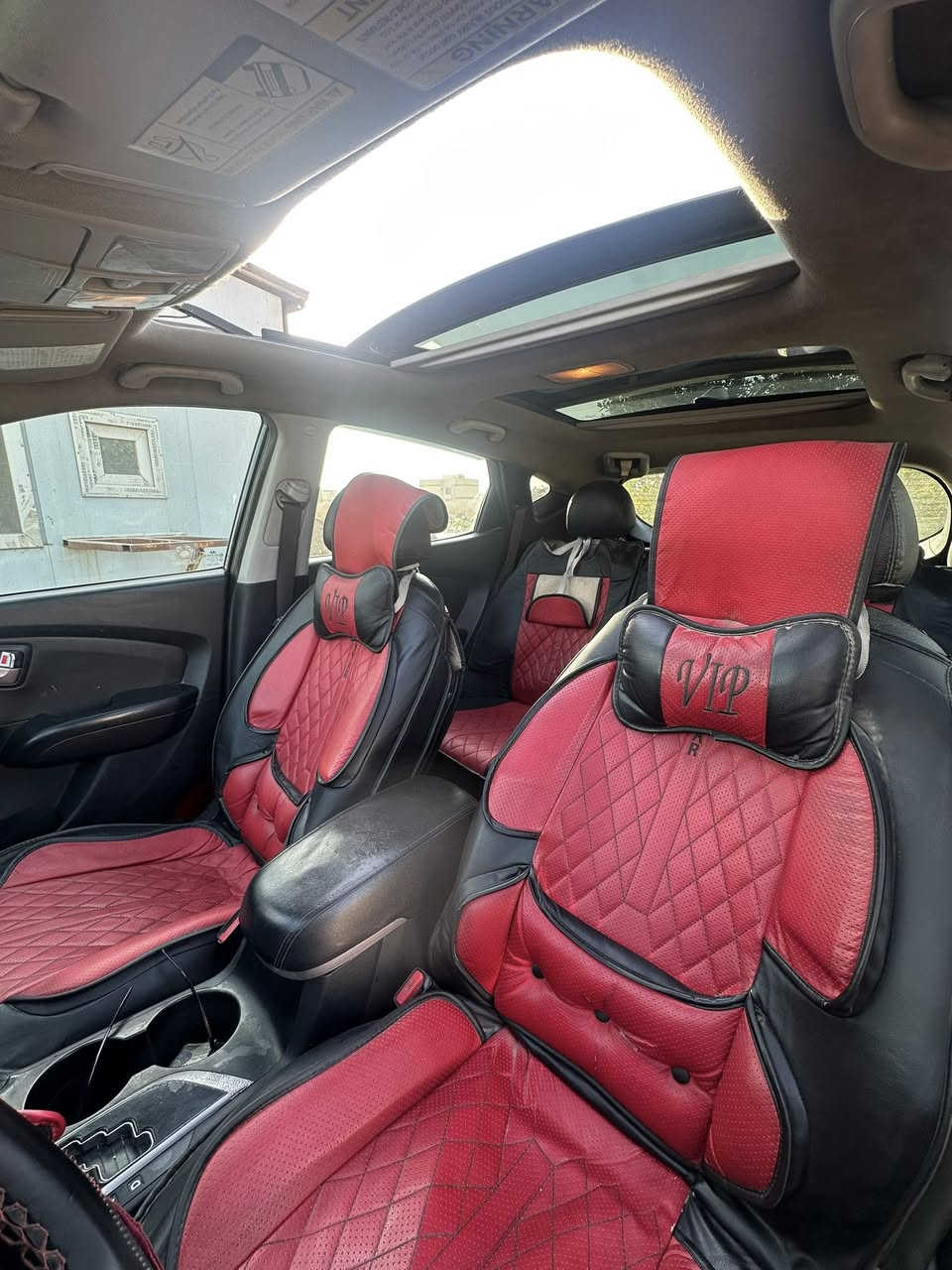 سلام عليكم توسان موديل 2013
فول السياره بانوراما بصمة كشن كهرباء كشن تدفئة السياره جاهزه تخم تاير السياره مكينة 2000 دوش كشنات جلد والسياره مابيها صبغ بيها بس بنيد والسونار منشور السعر 135وبيها مجال ترهم مراوس هم مكاني بغداد الدولعي او جسر الدوار *********** 
***********
