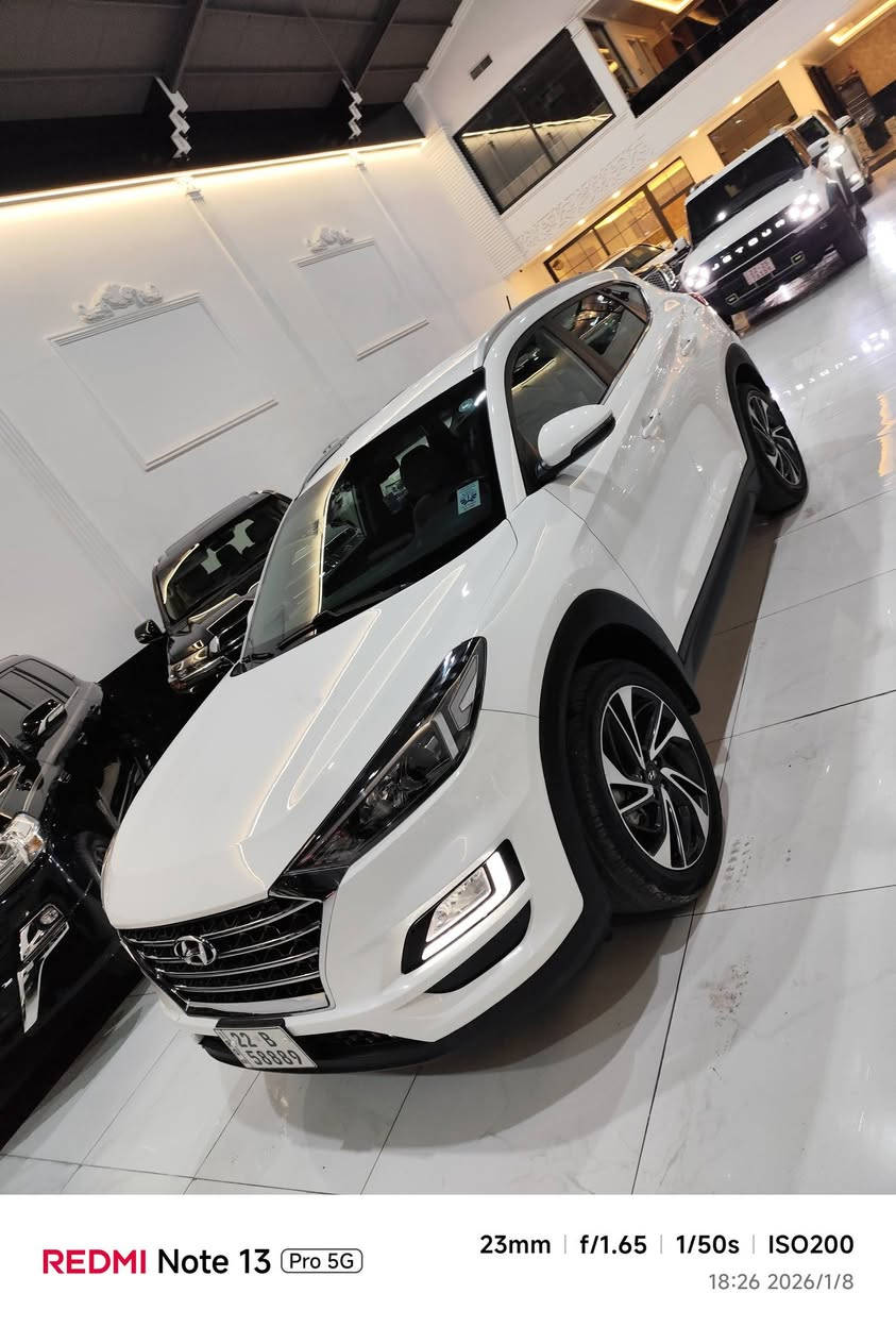 #توسان2019خليجي راقم اربيل دولي سنويه اوراقم جديد ماشيه 100KM فقط🚘السياره جديده ايد واحد من الشركه مواصفات ✅
2-بصمه عدد 2 بصمه ابواب دخول ذكي✅
2-مري شفط ثلاجه بل جكمجه ✅
3-حساسات خلفية✅
4-لايت زينون + LED✅
5-كشافات كشن كهربائي ✅
6- 4 دسك✅
7-قبضات أبواب من الألمنيوم✅
8-اريل  ✅
9-شاشة وسطيه+وكامره✅
10-مثبت السرعة Cruise✅
11-أوضاع القيادة  Drive Mode (ايكو-سبورت-نورمال)✅
12-قطعتين تبريد✅
13فول فول تحكمات ستيرنج جهتين
14-نضام ABS
15-اشارة في المرايا الجانبية✅
16-مخرج منفذ الطاقة ✅
سياره بيها فقط شبر بارد قبق الصندوق 
مكان السياره بدهوك للسعر واستفسار اتصل *********** بي وتساب هم
