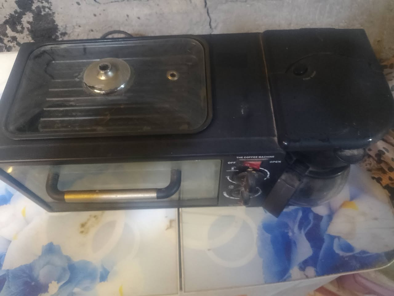 فرن حجم صغير للبيع سعر 35 شغال حي الصمود ***********

