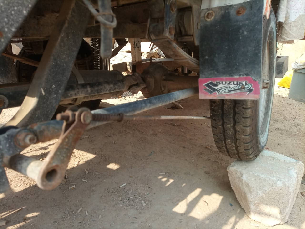 عندي ثلاث سنوات للبيع البيضه موديل2010 وعندي حمره 2009رقم اسود البيضه رقم اسود وعندي جمره 2014 اوراق بسمي من الوكيل تحياتي لكم جميعا اريد ابيع شلع  ولي راغهن يتواصل على خاص مع التقدير والاحترام


**إذا كنت صاحب هذا الإعلان وتريد حذفه لأي سبب، رجاءا أرسل رسالة إلى الدعم الفني**