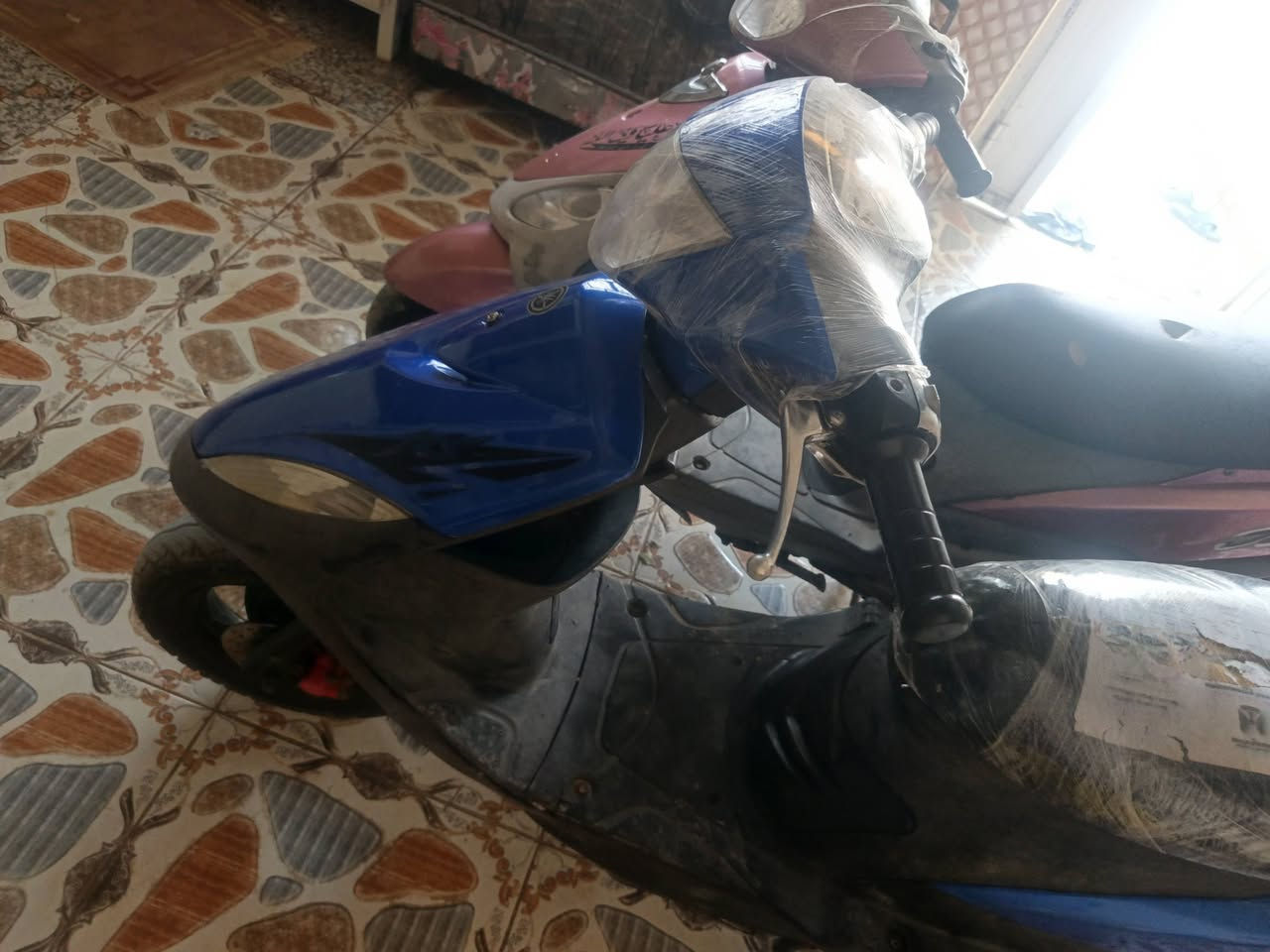سلام عليكم دراجات للبيع نضيفات وحلوات شغالات من طول الطول سلف هندر كهربائيات كلها شغاله بوشهن50 بلاد سعر لوحده على 450 قفل شراي اتصل على رقم مكاني شارع زديناويه قرب شركه الهنديه ***********
