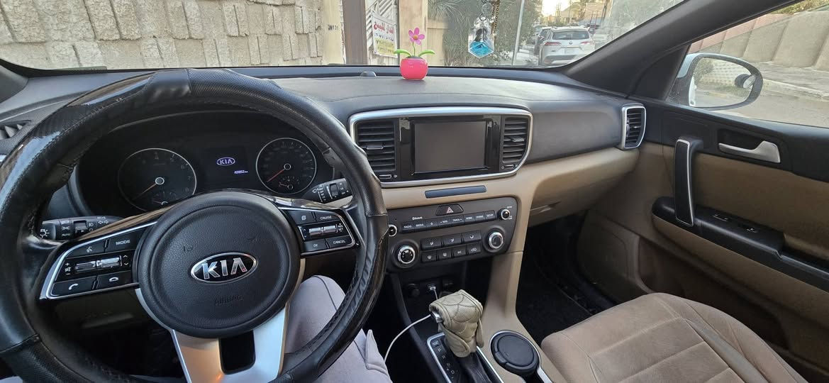 كيا سبورتاج ٢٠٢٠ خليجي
ضمان الدولية (انتهاء فترة الضمان)

مواصفات:

حساسات امامية خلفية 

شاشة لمس اصلية

كامرة خلفية اصلية

تحكم ستيرن

مري شفط

-------

ماشية ٤٣٨٥٠ كيلو

نظيفة مابيها اي صبغ او ضربة 

  تخم اطارات dunlop

الكشنات الاصلية مابيها اي ضرر

رقم بغداد خصوصي الجديد

السعر : $21500 وبيها مجال ان شاء الله

للاستفسار ***********
