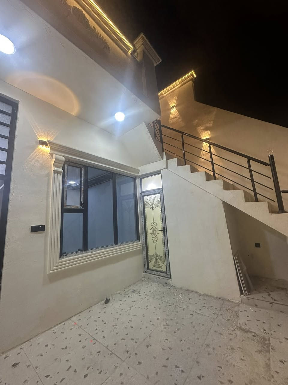 🔶دار صفر زراعي  للبيع موقع مميز سنة البناء 2026🏠

🔶المساحة 100 متر الواجهة 5 متر العمق 20متر   🏠

🔶 الموقع حي البدر فرع حلويات علي الحمداني ولحم بعجين اللماس     ✅

🔶 الطابق الاول يتكون من أستقبال وهول ومطبخ وغرفة نوم وصحيات داخلي وخارجي والدار نظام دكت ✅

🔶 يبعد عن التبليط 40 متر والدار بداية الفرع وموقع مميز 

♦️السعر 46 مليون قابل للتفاوض 💸💸
 ________________________________

🔵نستقبل جميع عروضاتكم  وطلباتكم في بيع وشراء الدور ولأراضي السكنية والتجارية والزراعية 

🔷للأستفسار اكثر ☎️

***********
***********

🔶او يرجى زيارة مكتب الكنز للعقارات الكائن في حي الواسطي قرب مول الحاج زياد
