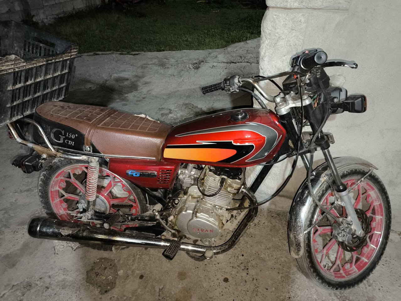 السلام عليكم. 
موطور سيفان موديل 2023 محرك مفتوح بس شرط لا صرف ولا تبخير ناعم كهربائيات كلها شغاله سلف شغال. الأستفستار أكثر الأتصال على الرقم.***********
