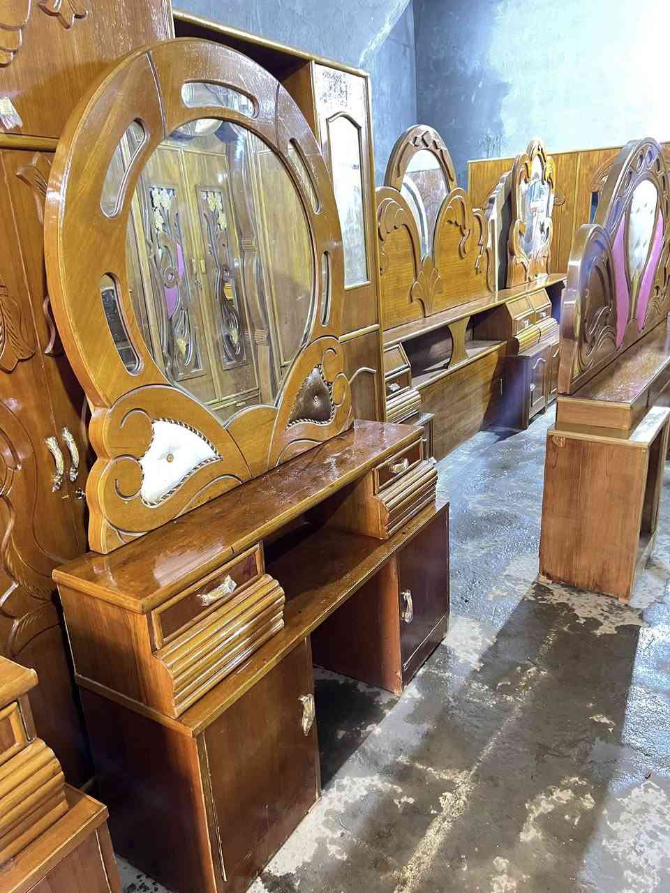 سلام عليكم غرفه نجاره صاج مستخدمه نظيفه داخل خارج صاج السعر ٨٠٠ العنوان الحله ***********
