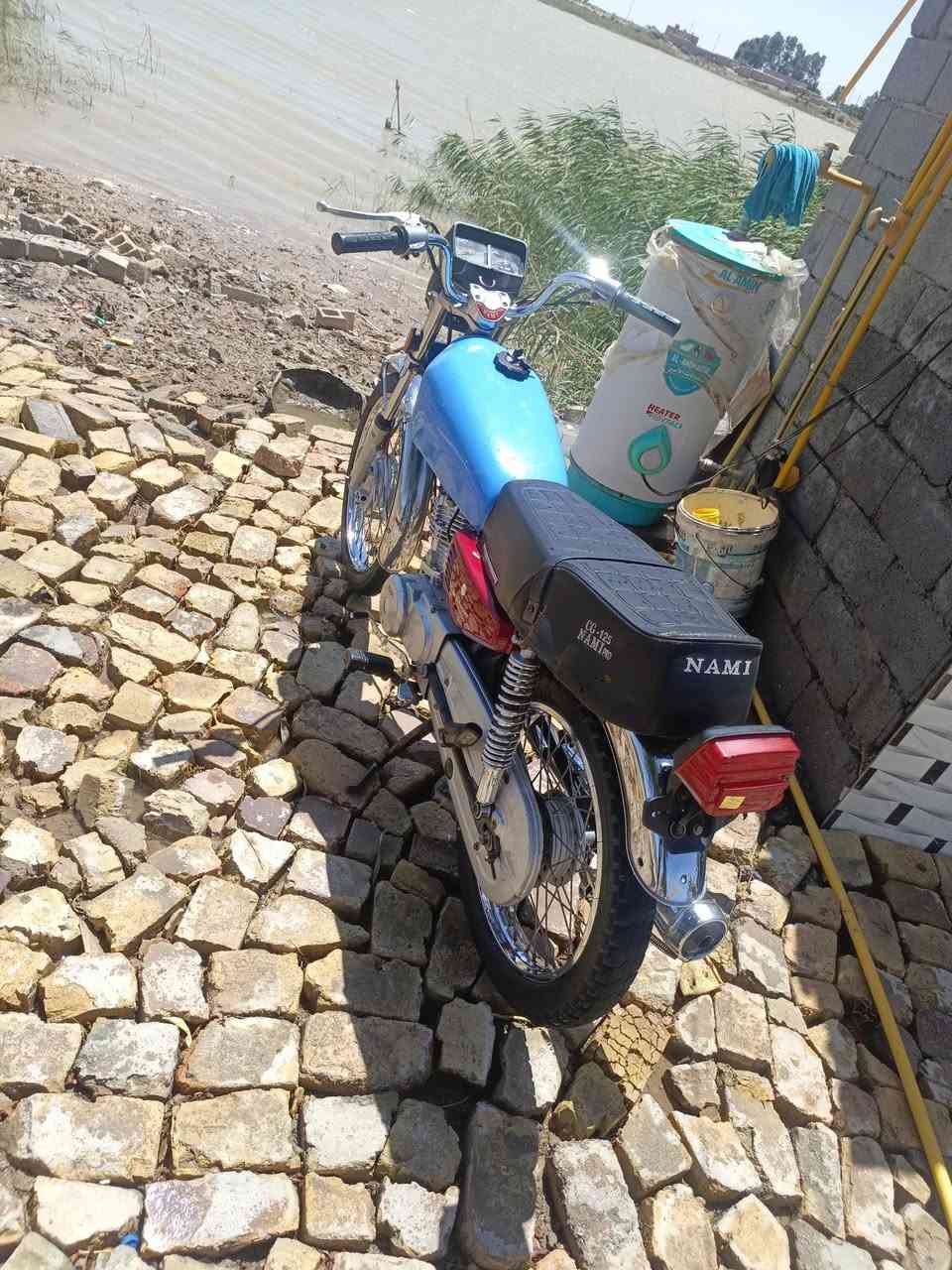 سلام عليكم دراجه لبيع وراق سكنر بس وراقه ضايعه دراجه نضيفه حيل مكينه ما مفتوحه والدراجه مكفوله عشاريه السعر 550وبيه مجال حك الجيه الرقم ***********
