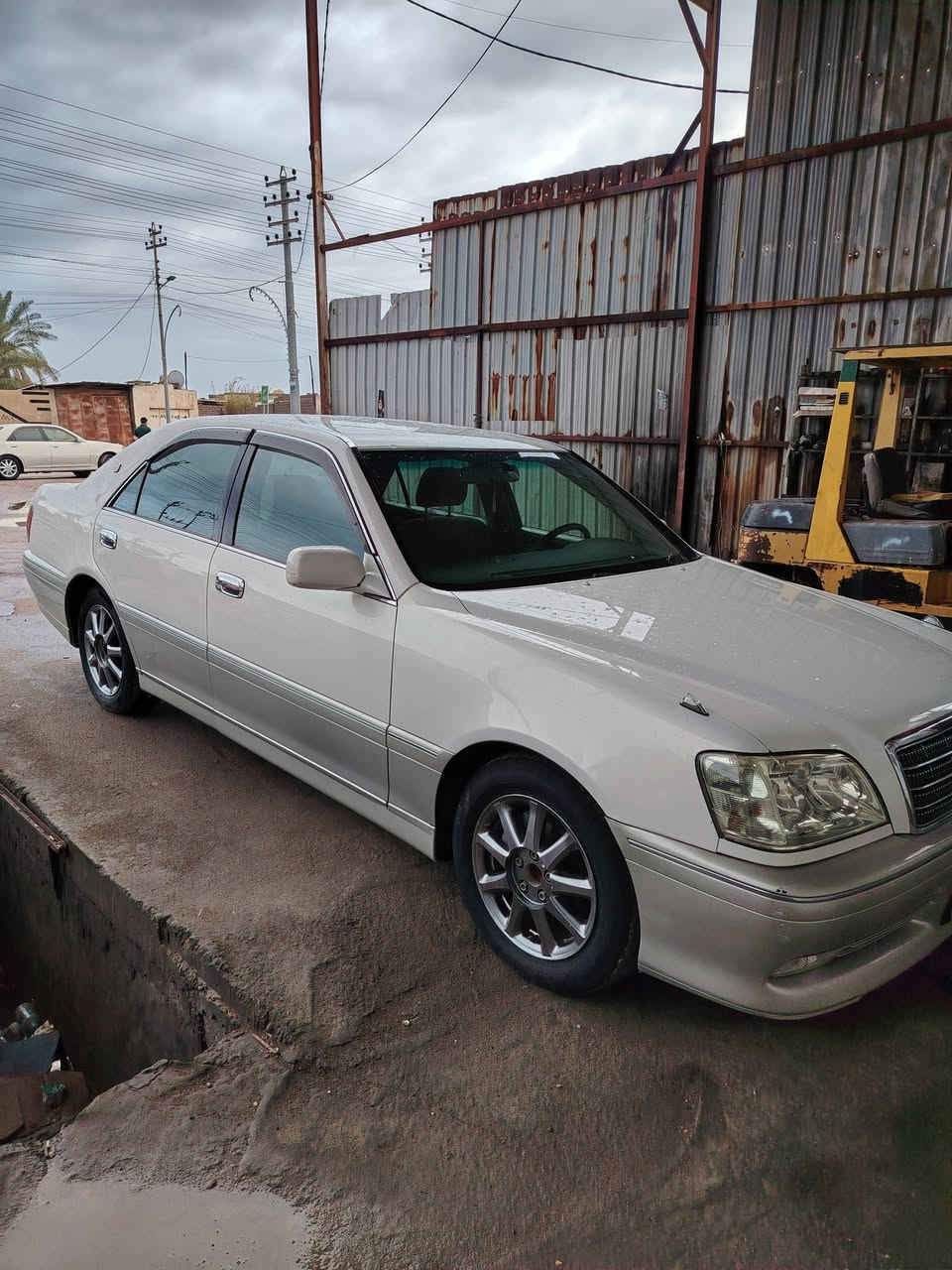 السلام عليكم ملكه دكمتين بيه حجز يوم11  4.   2003 تحوير نجف كصه قماره فقط السياره جديد برده خلفيه كشنات 4كهرباء السعر58 وبيه مجال حك الجيه بصره قضاء المدينه شراي يتصل ***********
