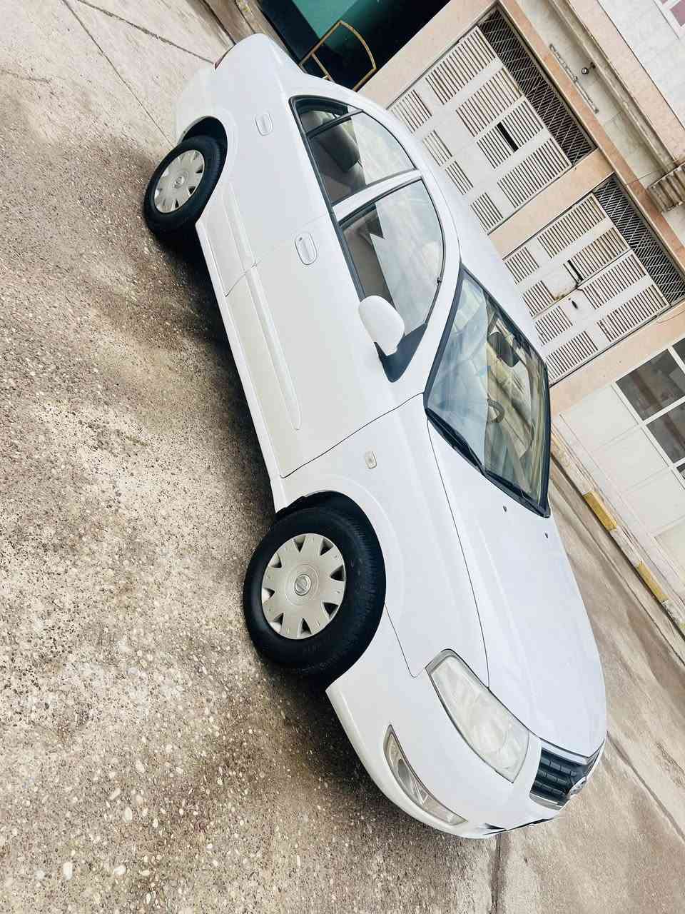 نيسان صني 2011توماتيك
باب تبديل و جملغ صبخ 
بدون داغلي شه رت
كيرمحرك شه رت
سياره نضيف حيل
سعر96مجال قليل
***********
عقره
