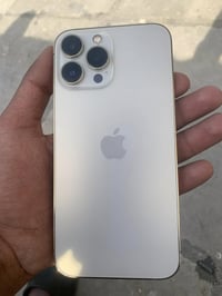 13برو ماكس للبيع مكفول من كلشي لا خدش ولا زله ولا ايشي  بطاريه 81 ذاكر...