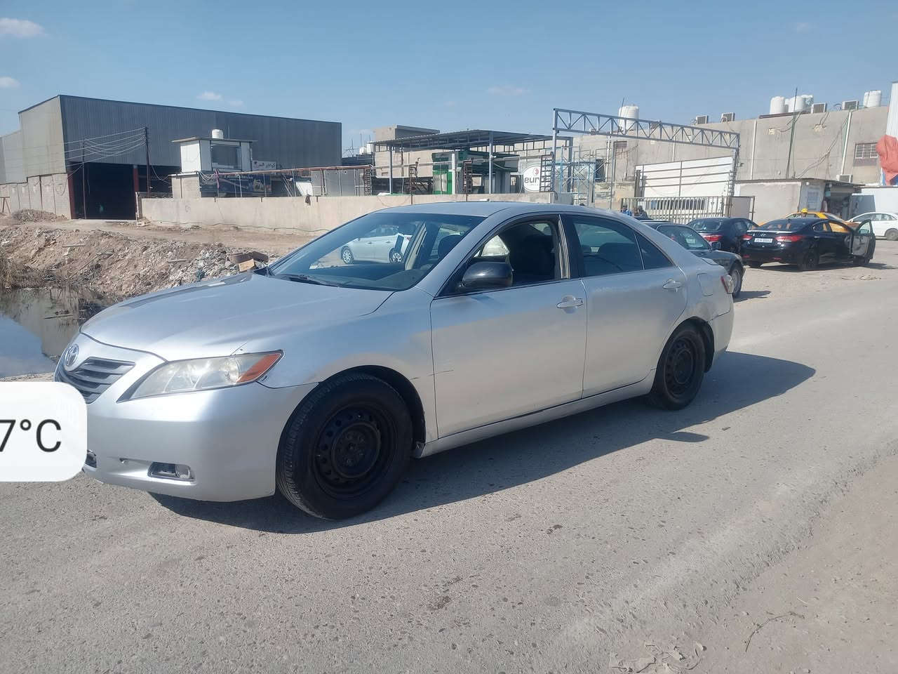 كامري ٢٠٠٨ وارد امريكي للبيع
السيارة باسمي تحويل ثاني يوم سنوية جديدة لل٢٠٣٠ وهزة جديدة
بيها اربع قطع جراد خفيف 
السيارة مكفولة كير ومحرك شرط 
والصدر مبدل جديد بالباكيت وتخم تاير جديد 
السيارة جاهزة ما ناقصها شي 
بيها بس التبريد بي الكمبريسر عطلان البقية كلها زينة 
السعر ٧٥ ورقة وبيها مجال للشراي 
السيارة مكانها بسماية 
رقم *********** موجود واتساب هم
