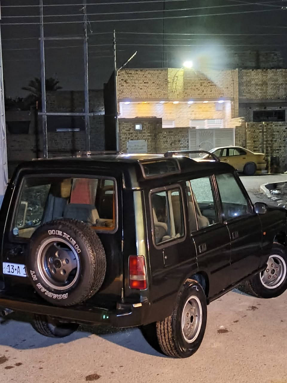سلام عليكم من رخصت الكروب دسگفري للبيع موديل1993السيارة هسه طالعه من سمكره وصبغ مكينه كاز 4سلندر قوايش تخم تاير حداديه نضيفه كير عادي رقم إنكليزي ميسان صار تقريباً اربع أشهر تجديد وترقيم السيارة لا غرامات ولا شي عليها (ثاني يوم الديرة) السيارة معروضه للبيع والمراوس برانج نضيفه الرقم ***********
