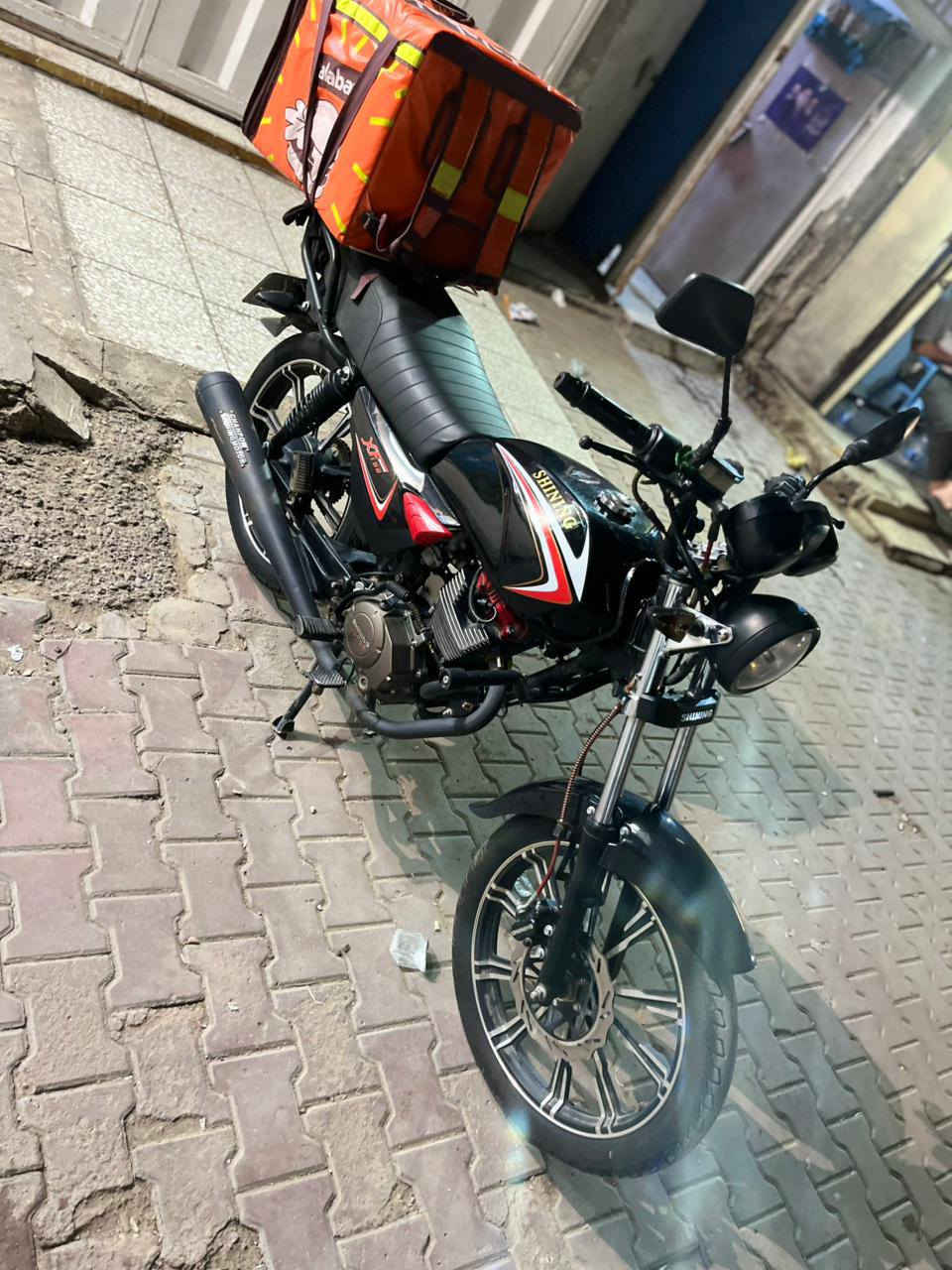 شاينك موديل ٢٤
المكان بغداد مدينة الصدر قطاع ٥٦ 
مرقمه بغداد سنوية كاملة باسمي 
تواصل واتساب بس ***********
