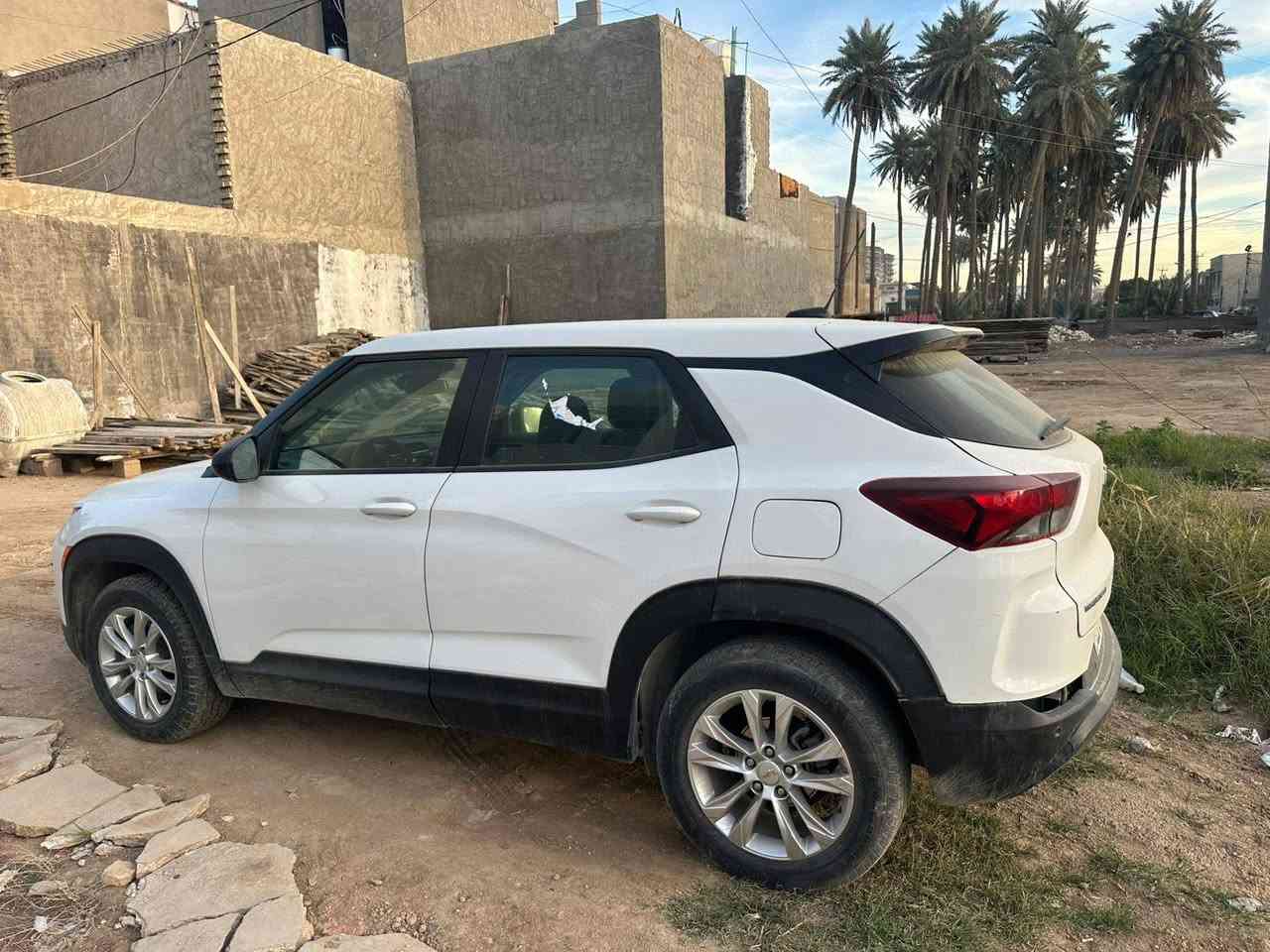 السلام عليكم
للبيع 

تريل بلايزر2023 LT

رادار امامي مع رادار مري جانبيه

شاشة (كاربلي+اندرويد اوتو) 

كامرة

مثبت سرعة

تحديد مسار

سويج السيارة 

وباقي مواصفات الLT

محرك 1500 تيربو 

 رقم بغداد تحويل ثاني يوم 

الضرر: جاملغ خلفي وباب الي خلف السايق مبدل نفس اللون والدعاميه الخلفيه نفس اللون هم جايبها بجم كبس ايرباك برده فقط
 صدر السياره شرط شركة وترايك زيرو السياره جديده خير من الله شغل واطلع وين متحب
السعر المطلوب 143 ورقه وبيها مجال شي قليل جدا 
ملاحظة : فقط بيع 
للأستفسار *********** او ***********
