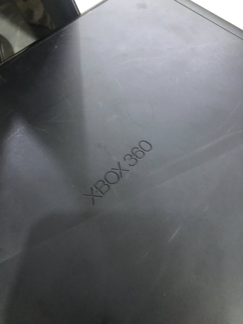 ‏السلام عليكم Xbox 360 مستعمل ‏بنظافه￼ 90%￼ ‏الجهاز غير مفتوح ويوجد به 266 لعبة ومنها Minecraft فيفا  جي تي اي ‏و ألعاب جدا قوية وجميلة سعر الجهاز 100,000 ويوجد مجال جدا كبير للطيبين ￼￼ ‏ ‏ ‏ملاحظة يأتي ‏يده عدد اثنان أصلي آيات مع الجهاز￼ ￼￼للاستفتار ***********
