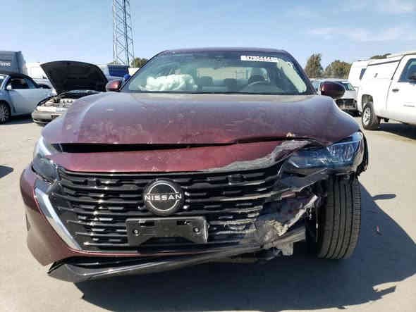 نيسان سنتره 2024 سياره نضيفه جدا كما موضحه بالصور حادث بدون جاملغات وشواصي كفاله كير مكينه حداديه شواصي لغد خير من الله سعر ١٢٨ الاستسفار ***********
