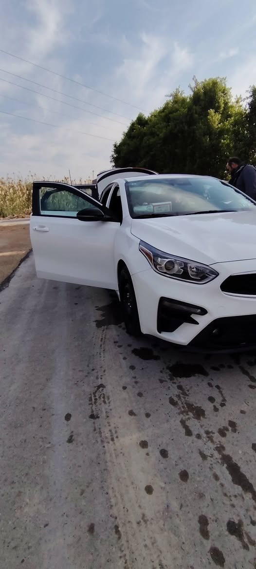 سلام عليكم للبيع كيا فورتي موديل 2021
رقم بغداد جديد الانگليزي  حره الضرر نصف بونيد ودعاميه اماميه وجاملغ الايسر صبغ
والاهلال الخلفي اليسار اثر حادث واضح بالصور 
السونار مرفق بالمنشور السياره ويل كب وليس ويل عادي  السعر 140 وبيها مجال 
العنوان الانبار الصقلاويه البعكاش اي استفسار 
الاتصال ع الارقام التاليه

***********
***********
***********
***********
