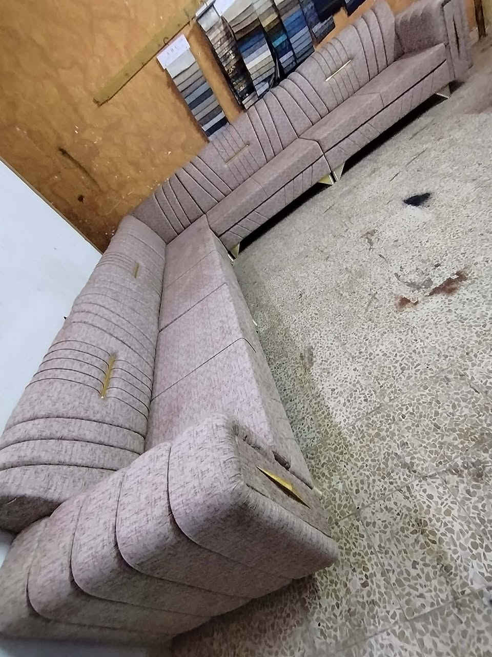 عروض خاصة.. اسعار مغرية.. الفخامة الدقة الإتقان.. مواد افضل ما يكون القماش ووتر برووف عاكس رطوبة الخشب عراقي الثقيل الاسفنج هاي اكسترا الغالي.. الحجم سبع أمتار ونص.. الألوان المتوفرة الرصاصي الغامق.. الرصاصي الفاتح... الأسود.. الأزرق.. الزيتوني.. القهوائي.. الجوزي. الككوي.. البيج... موف.. كريمي... الحني... . السعر السابق ٦٢٠ السعر الحالي فقط ٤٨٠... مع توصيل داخل.. الموصل... العنوان القادسية مقابل جامع علي بن أبي طالب


**إذا كنت صاحب هذا الإعلان وتريد حذفه لأي سبب، رجاءا أرسل رسالة إلى الدعم الفني**