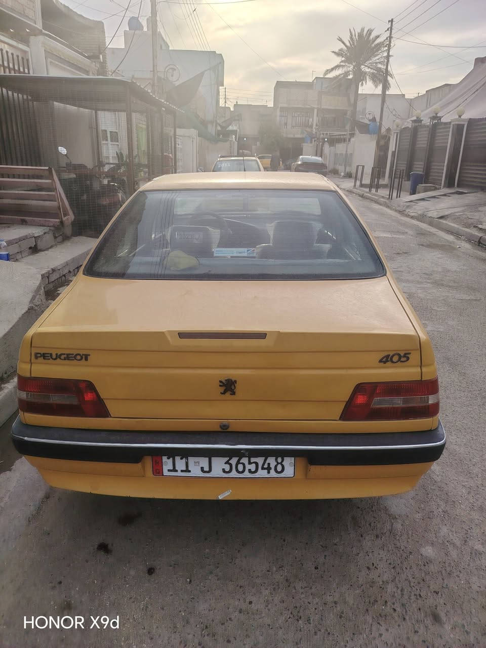 سلام عليكم بيجو لميس 405 موديل 15  سياره جديده ونضيفه تايرات جدد  ضربتهه بس بنيد طاير و راجع  السياره نضيفه و خير من الله كير مكينه مكفولات  مكاني بغداد الدوره  ***********   سعره (45) وبيهه مجال
