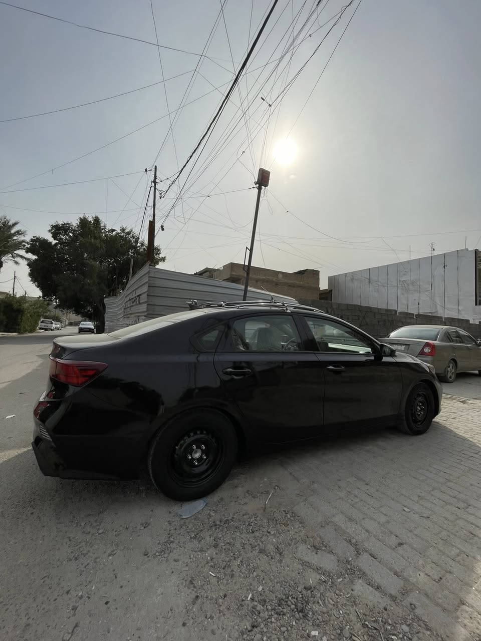 سلام عليكم فورتي موديل 2023 بيه صفحه وبنيد محرك كير كفاله عامه صدره جديد تخم تاير جديد دوشمه عام سياره جهزه وجديده رقم بغداد تحويل مباشر عارضه 120 وبيه مجال رقمي *********** مكاني بغداد الدوره
