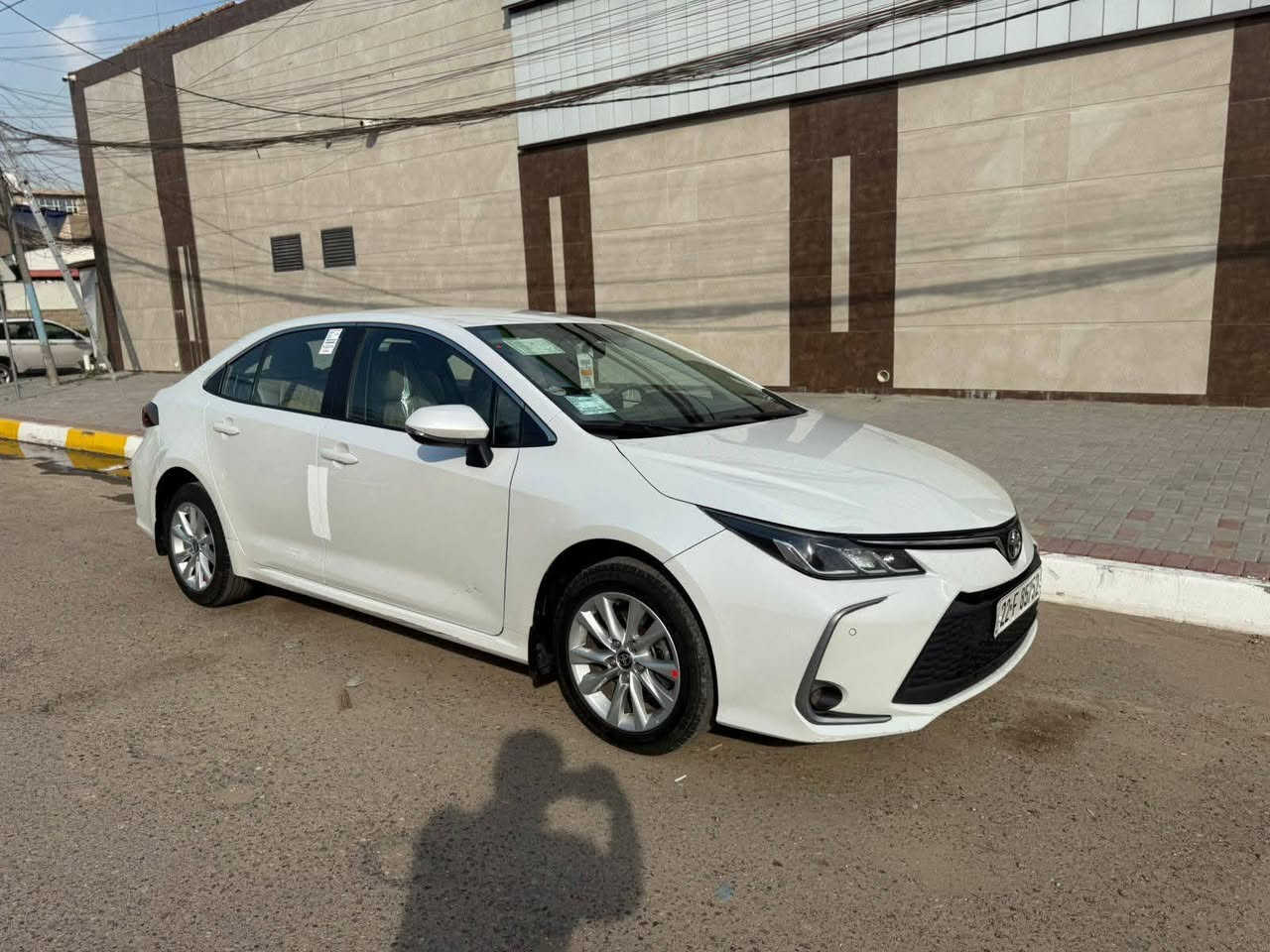 ...السلام عليكم
كورلا  موديل 23
شركة ساز 
بانزين صلي
ماشيه 58
فول مواصفات سياره ما عد فتحه 
تحكمات ستيرن 
حساس مامي خلفيه
كأمر دواره
مكفول كفاله عامه 
رقم ربيل شكل جديد نكليزي سنويا جديد تحويل ثاني يوم 
من الضرب لا تبديل لا صبغ 
كير محرك تبريد مكينه كفاله عامه 
مكينه جبيره
سعار ي مجال حك جيتك 
العنوان بغداد بلديات نتصل وتدلل 
***********
