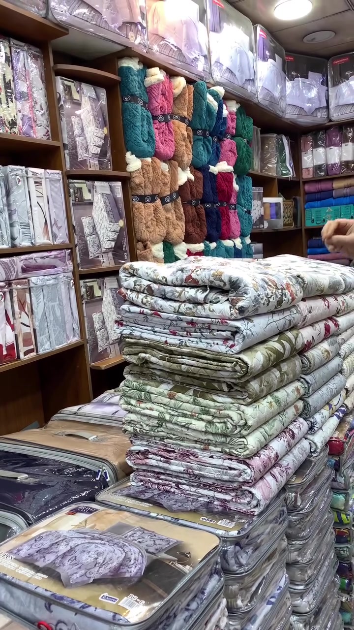 #عرض خاص 
غطوه نفرين مقرنص قطن درجه 
كل غطوه مع حقيبه 
قياس الغطوه ٢٢٠ * ٢٤٠ 
السعر القطعه ٩ ألف ٣ قطع ٢٥ ألف 👉👉
يتوفر  خدمة توصيل 🚕🚕
بغداد وكافة المحافظات 
توصيل بغداد ٥ ألف 👉
توصيل محافظات ٦ ألف 👉
ــــــــــــــــــــــــــــــــــــــــــــــــ
تفضلوا بزيارة معرضنا 
#العنوان:-بغداد / الغدير شارع التوت -مقابل بيت الطفل 
📞*********** #العراق #البصره
