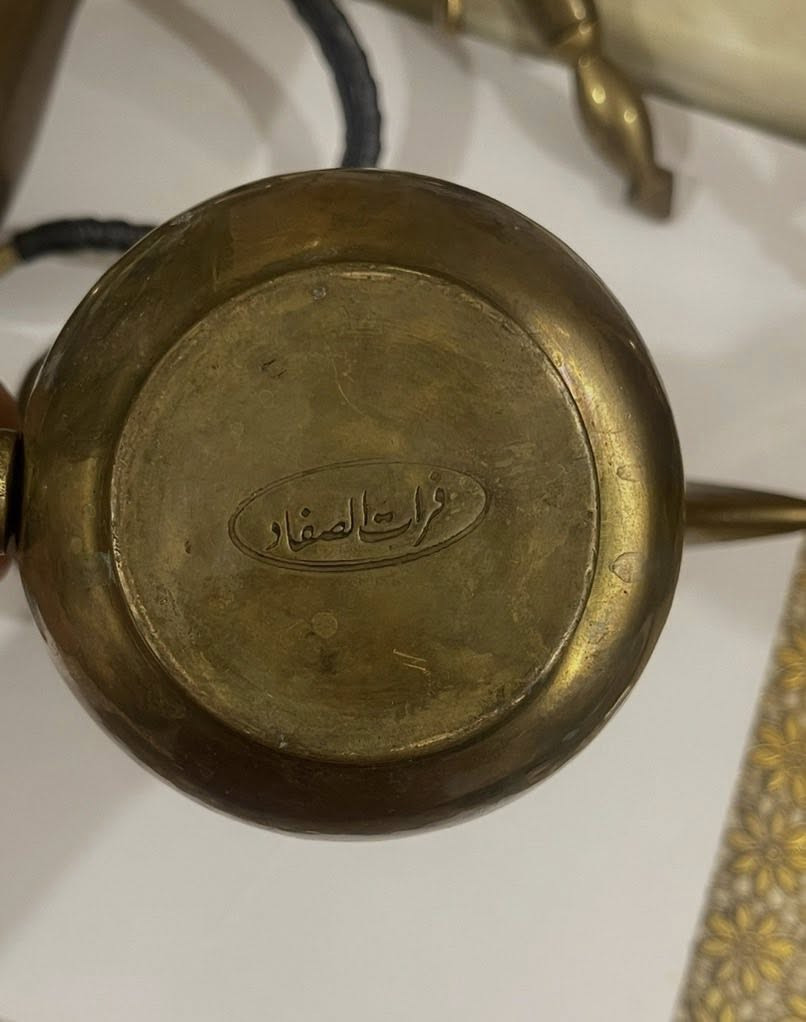 دلتين مع فناجين نحاس مختوم ب فرات الأصفاد ب 75 ثقيل الأصلي ما مستعمل.  / ستان 30 مكان بغداد الجديده


**إذا كنت صاحب هذا الإعلان وتريد حذفه لأي سبب، رجاءا أرسل رسالة إلى الدعم الفني**