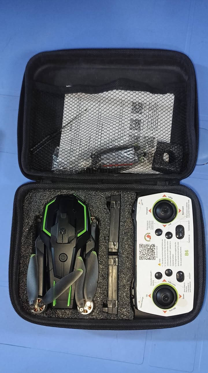 درون للبيع. 
المكان جبله. 

🔥🔥🔥🔥🔥🔥🔥🔥🔥🔥
نوعيه B6.      

طيران لمده 15دقيقه. 

دوران 360درجه. 

كامرات عدد 2 

حساس مانع تصادم 360درجه. 

تربط عله جهاز. 

تحتوي على ريش احتياطي عدد8.

بطاريه عدد 2.

ودرنفيس خاص بيهه. 

ارتفاع 150متر  المدى 200

رقم ***********
