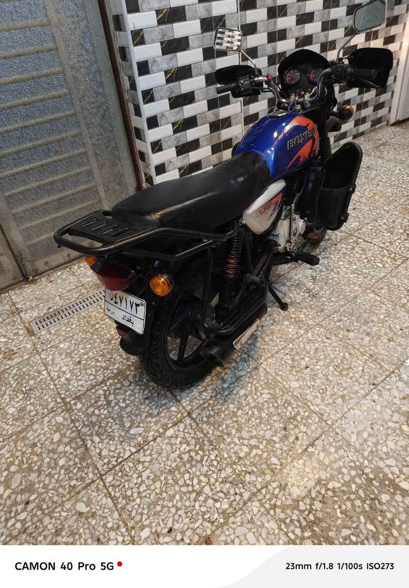 دراجه بوكسر موديل 22 مكفولة من تنقيص ومن تبخير دراجه اشاير ولايتات كله شغاله سنويه انكليزي سلف شغال السعر مليونين ٢٠٠ المكان بغداد حي نصر ***********
