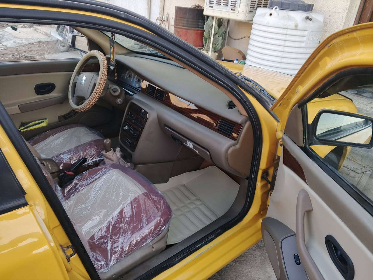 السلام عليكم سمند 2011 بسمي سنوي27 مكينه كير حداديه كله جديد السياره معمره خياساته السياره حلوه بمعنه الكلمه ومتعوب عليه وغرفته بجيس ماكو سمند بيه هيج غرفه بيع او مراوس ***********
