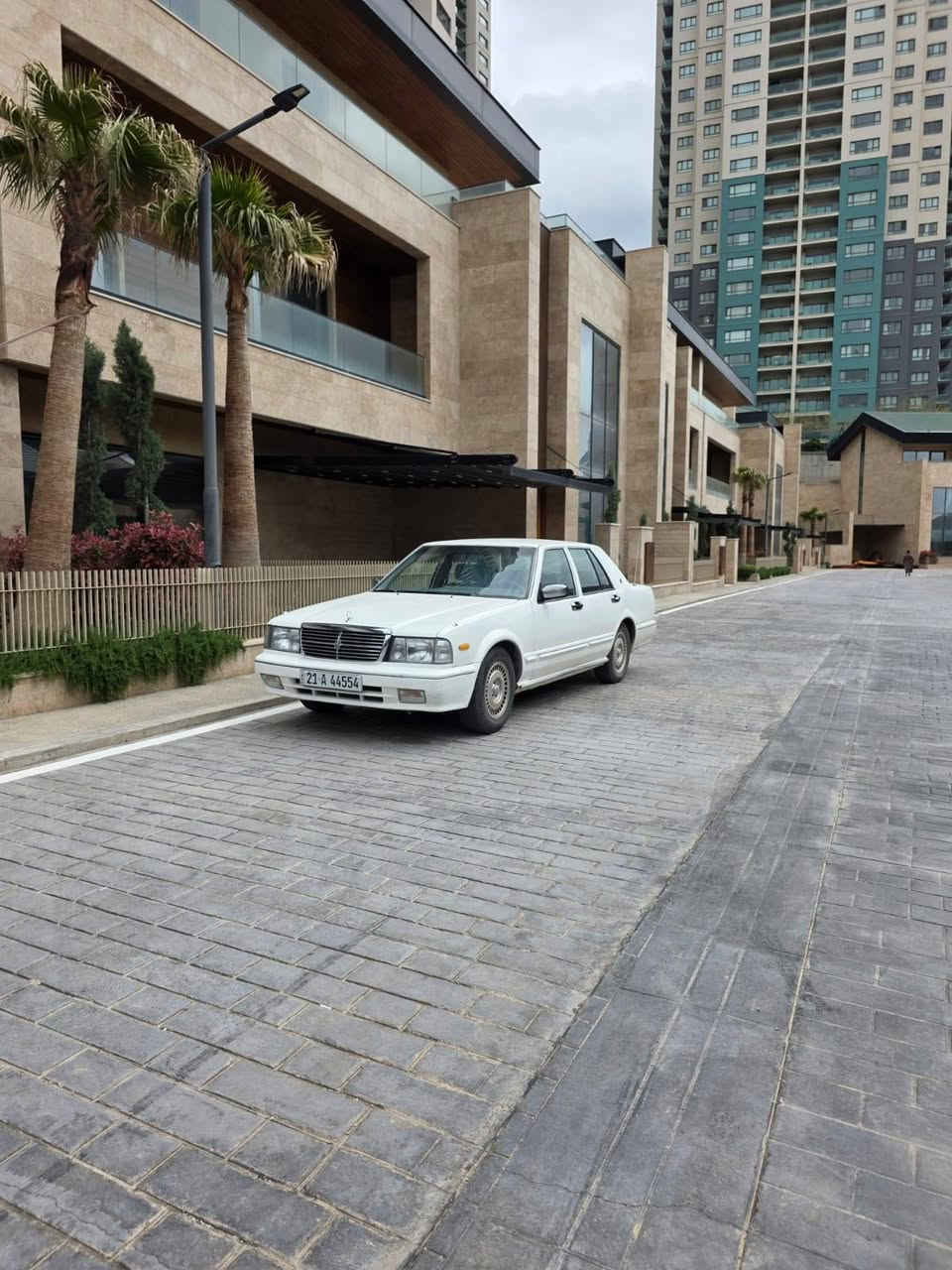نيسان سدريك ٢٠٠١
یەک پارچەی دەعمە کامل بۆیاخە
سەنەوی تا ٣١ تازەیە سەیارەکی زۆر جوانە مەکینە و گێڕ و تەبرید و هەمو گیانی بەشەرت 
شوێن سلێمانی ڕاپەڕەین 
*********** واتساپ السليمانية, العراق

